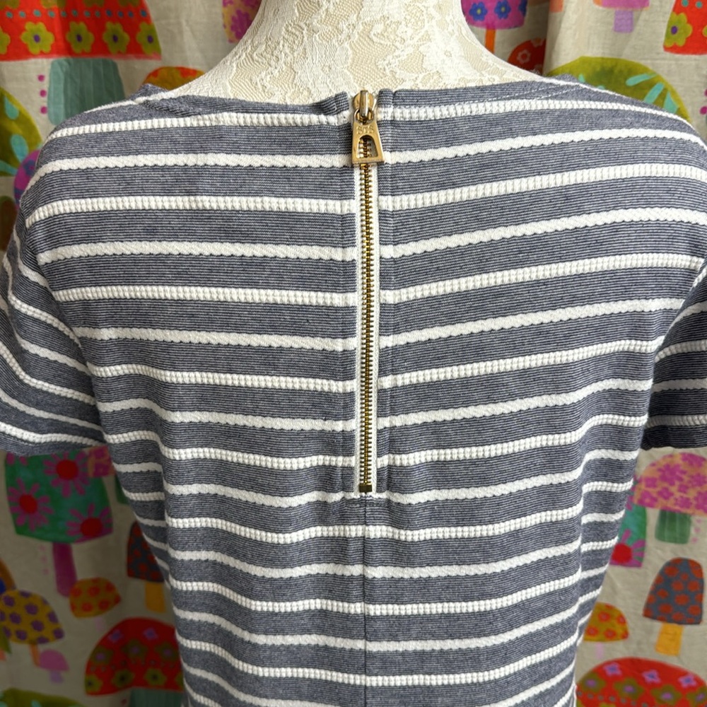 STS Sail to Sable Short Sleeve Zip Back Dress. Medium - Picture 5 of 8